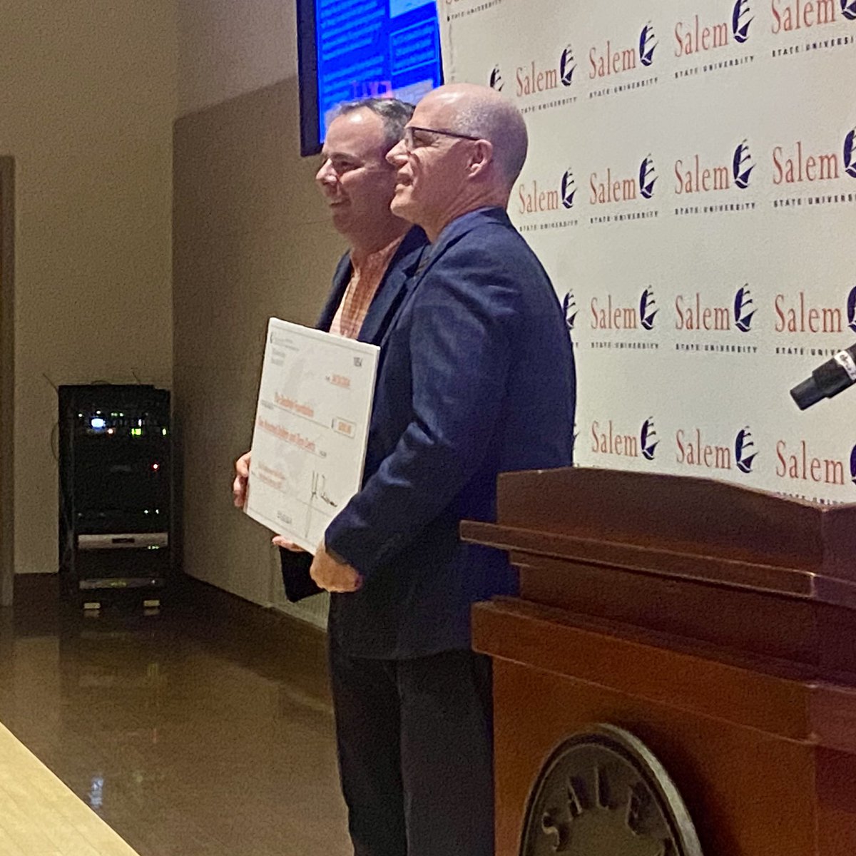 Congratulations to @SalemState History professor and department chairperson Brad Austin, the newest faculty inductee to SSU’s Civic Engagement Hall of Fame! @SSUHistory @SalemStateAlum