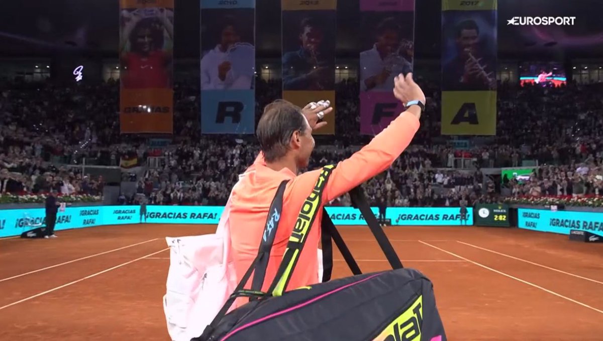 Je garde mes larmes pour Roland-Garros. Ses adieux vont être surpuissants là-bas mais l'hommage de Madrid était beau !