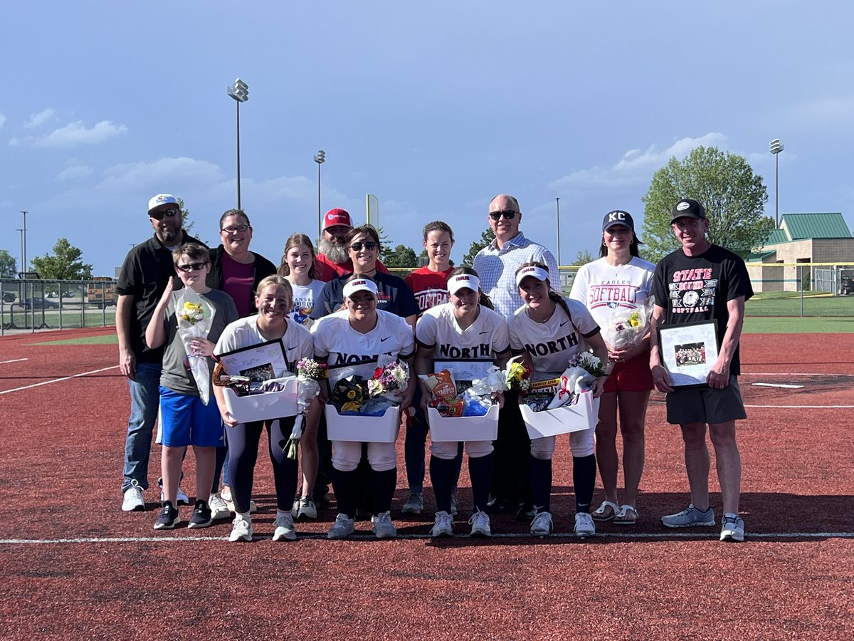 Celebrated our 4 seniors with a 14-0 dub 🥎