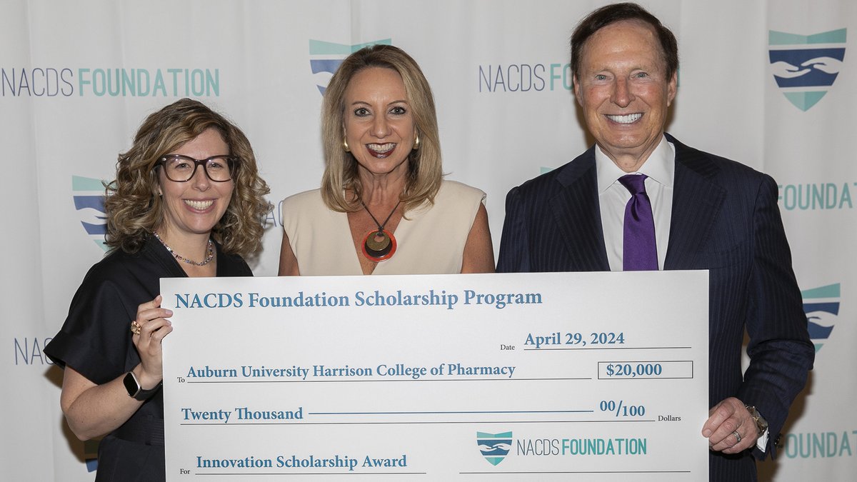 The Harrison College of Pharmacy was recognized last night at the @NACDS Annual Meeting as one of just three recipients of one of the NACDS Foundation's innovation-focused awards! The funds will go toward a new student-run free clinic! #WarEagle | #InnovatingPharmacy