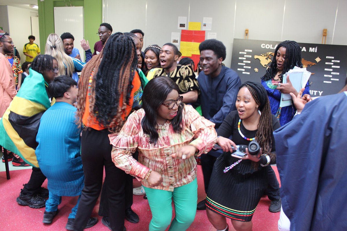 Last Friday we held our annual Culture day which celebrates the rich cultural diversity that exists within Coláiste na Mí. It was a true celebration of the global community that makes up Coláiste na Mí. Well done to all students involved More photos on our school’s Facebook page.