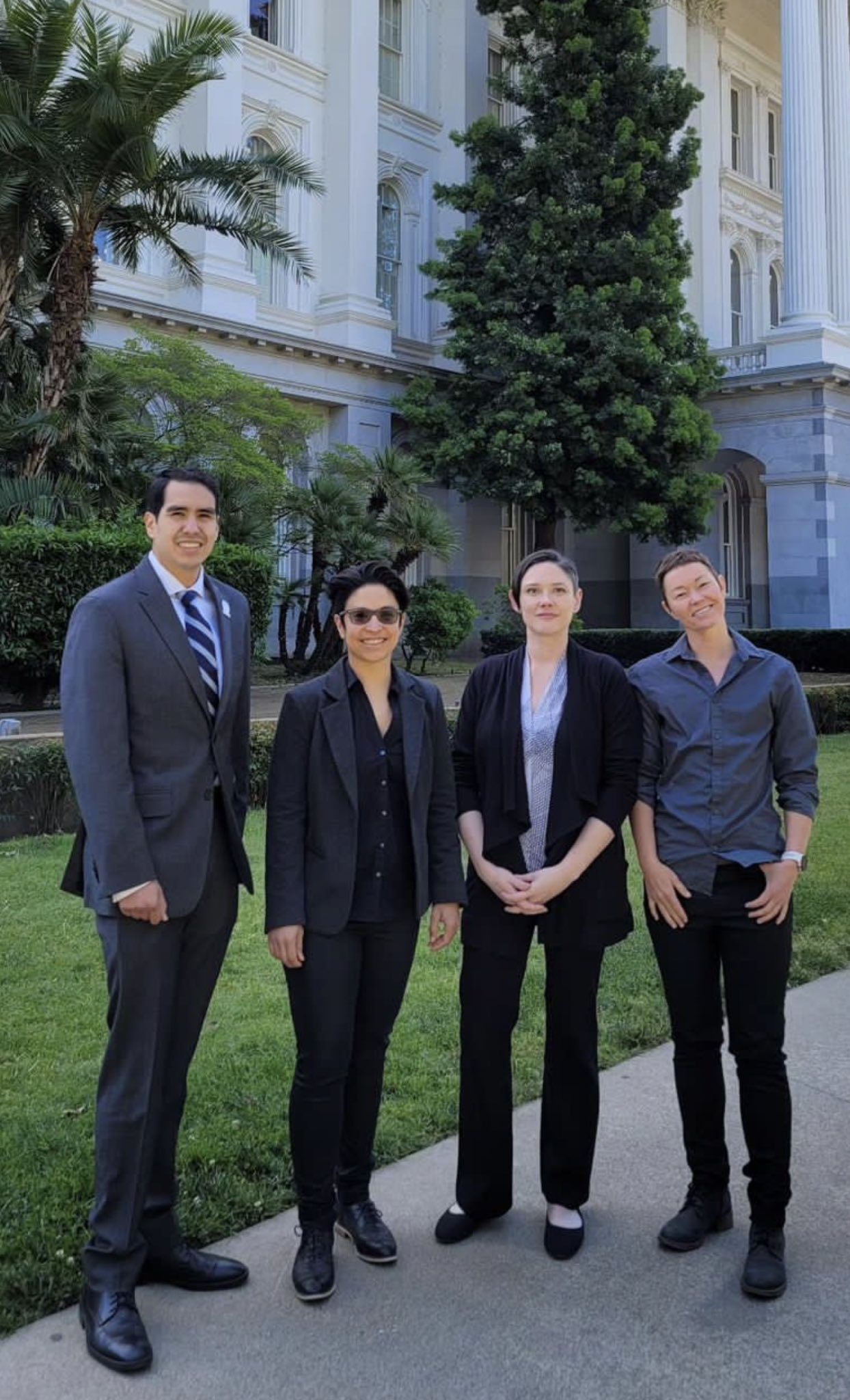 Woke up, showed up, and spoke up (nerves and all!) at the state capitol today. The Free Speech Coalition is doing hard work, meeting *with* policymakers. It’s a long road ahead… grateful for @FSCArmy (join!) and @AlisonBodenFSC’s leadership. @thefireorg @gygonzalez @iamfivestar https://t.co/BzTJJsfYVx