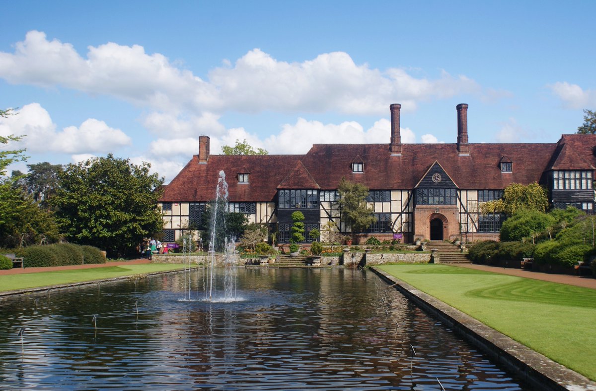 @RHSWisley gardens looking verdant in the bright spring sunshine this afternoon (30/4/24). 
Nice cumulus humilis. 
The best garden in the UK? So much to see (with commiserations for those who were stuck under the cloud & rain in the west).