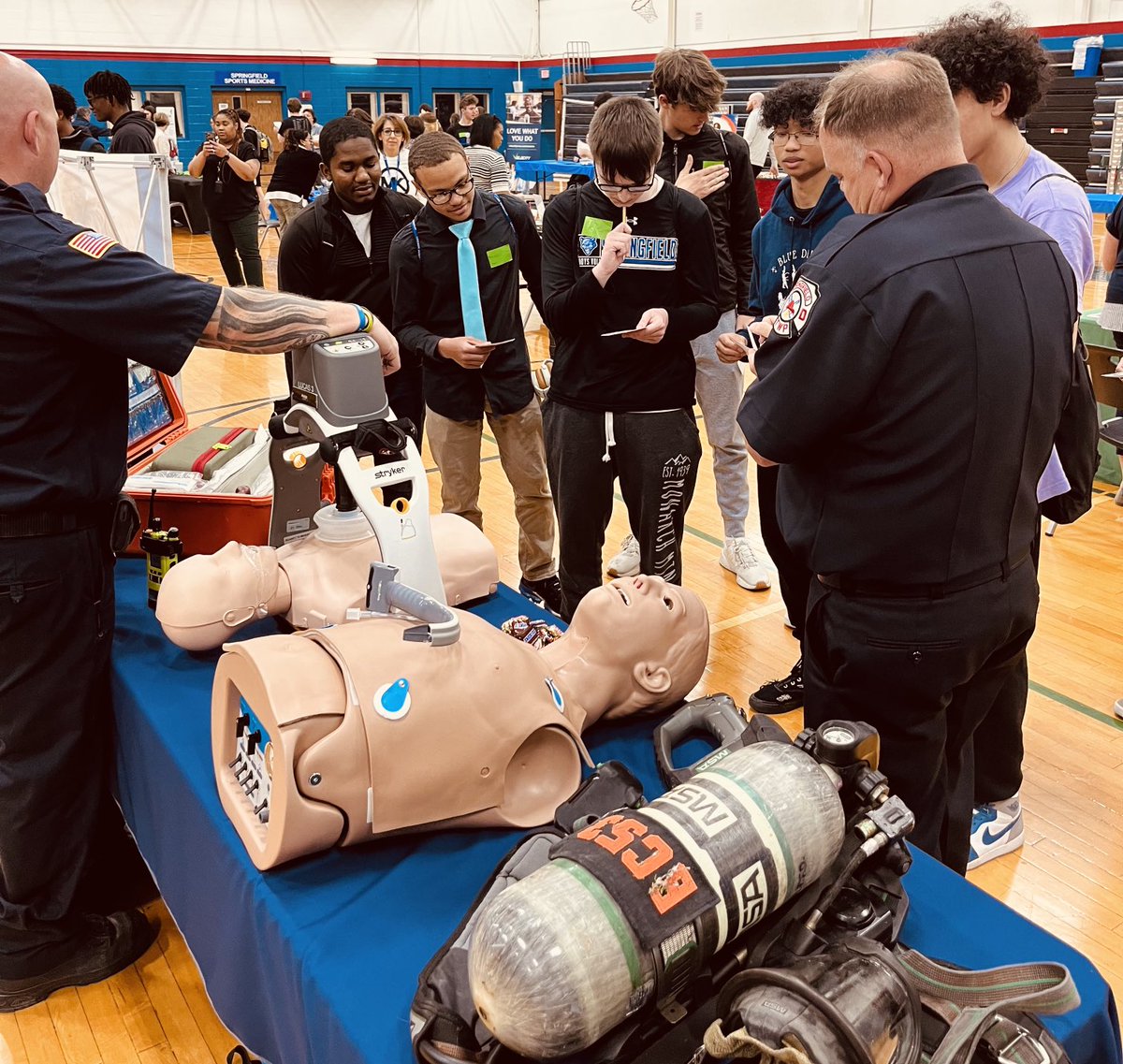 This is what it is all about! Connecting kids with excellent employers! So many great paying jobs out there that many of our kids are not aware of. Part of our jobs @ SLS is to bridge that gap and make those connections. So thankful to the over 60 vendors who feel the same way!!