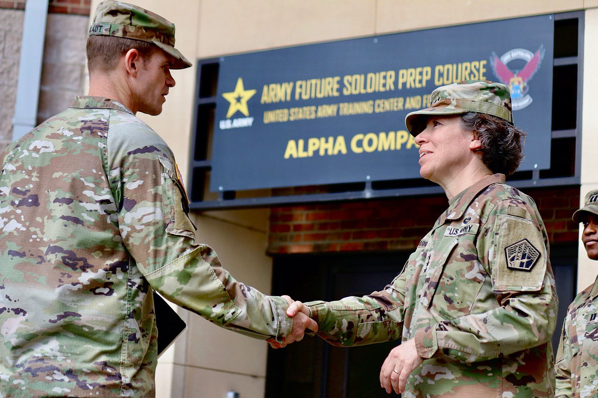 ARCYBER commander Lt Gen Maria Barrett visited Soldiers and leaders and spoke on leadership at Fort Jackson, S.C., April 30, 2024. Listen to her full remarks at the link on the poster image. @fortjackson @agcra @780thC @CG_CyberForge @ArmyDCSG6 @ArmyCIO @CpbHunters @USArmyNETCOM