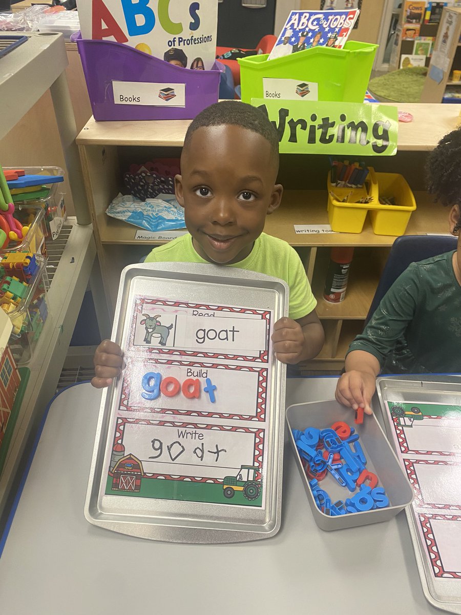 #Prek3 is enjoying the Farm theme! We are matching & writing different farm animals!🐄🦆🐐 Yes Writing can be fun!!! #MakeLearningFun #WeAreWorldClass 🌎 @ForestLnAcademy