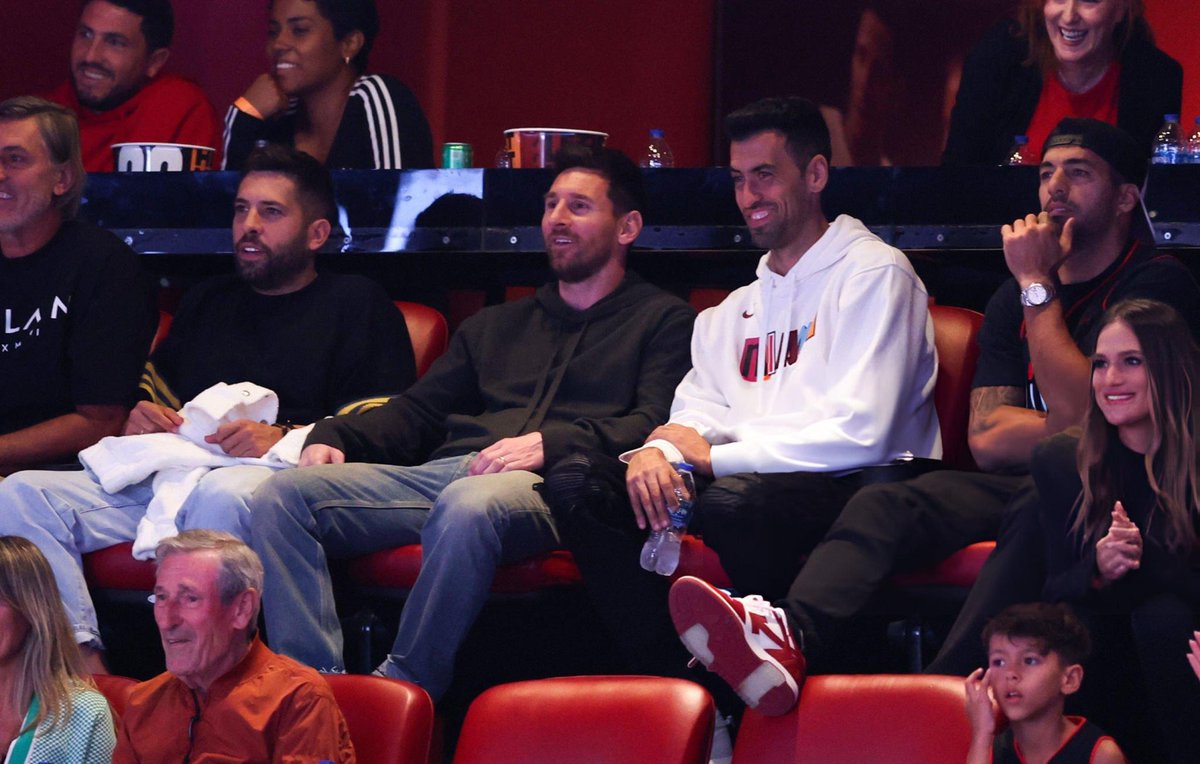 Alba, Messi, Busquets & Suárez #NBAPlayoffs | #MIAvsBOS