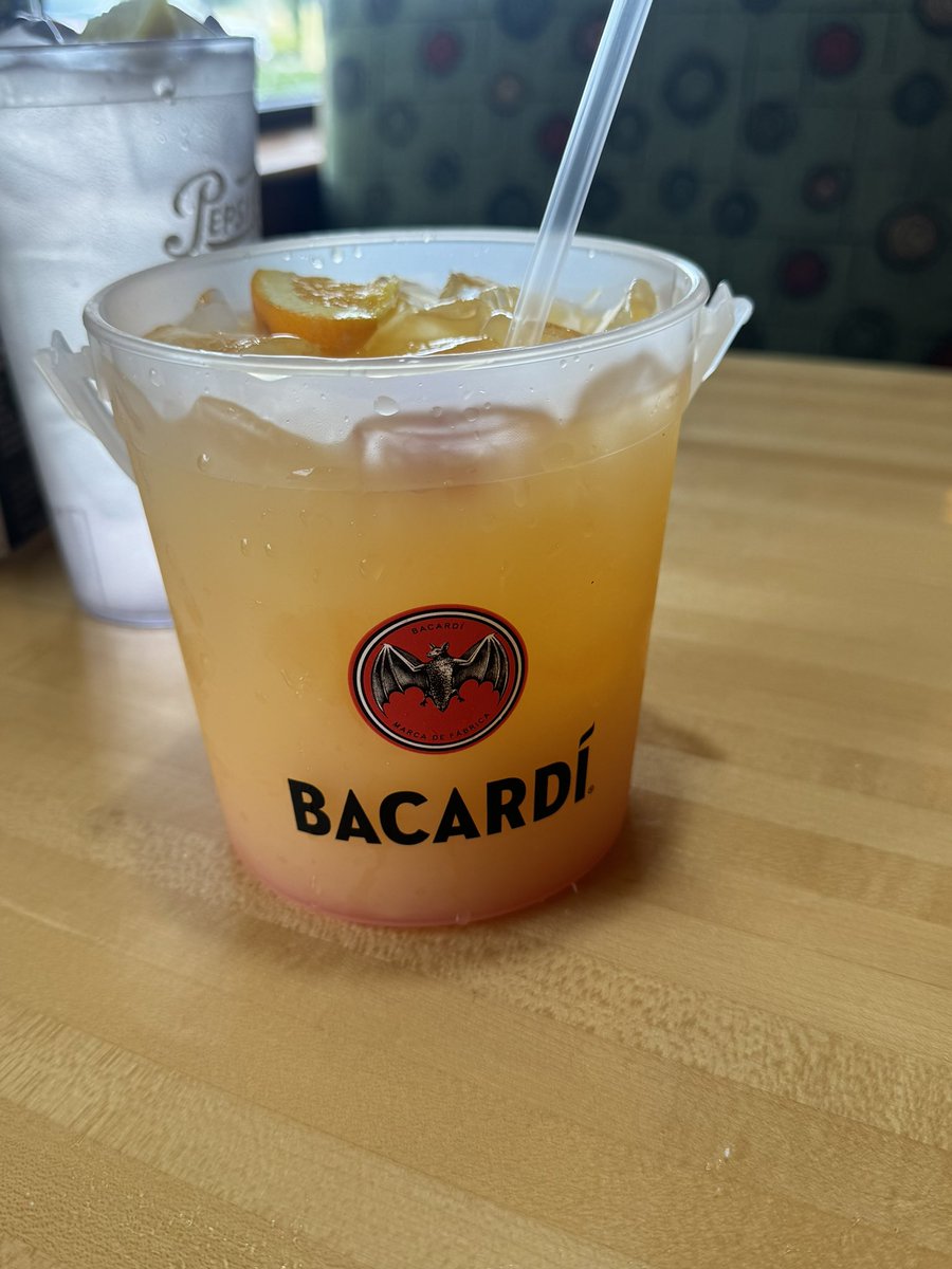 JayRose__'s tweet image. yess babes @ArabBarb_  thank you for today 🫶🏾🫶🏾 🩵 good eats, good drinks, good vibes. yall know we had to stop @jcpenney for that big bottle of #PinkFriday2Perfume 

he like the way I smell 👃🏾 #PF2 he bend me up PRE-ETZEL 🥨