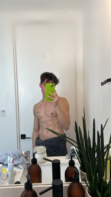 @SamHolister Twinsies https://t.co/fbRFr0Vhcf<a class="tags" target="_blank" title="On Twitter" href="/?out=eyJ0eXAiOiJKV1QiLCJhbGciOiJIUzUxMiJ9.eyJpYXQiOjE3Njc2NjYxMzYsImlzcyI6InR3cG9ybnN0YXJzLmNvbSIsIm5iZiI6MTc2NzY2NjEzNiwiZXhwIjoxNzk5MjAyMTM2LCJyZWRpcmVjdF91cmwiOiJodHRwczovL3guY29tL1NhbUhvbGlzdGVyIn0.I3HBQhxzxblemsguGzmu4dW5a0Ym_DVn4HLAq3FhOygtkNHgU-LREZBsYdsp6vny5mA-CgcTzTWGhCOImaMBJQ">@SamHolister</a>