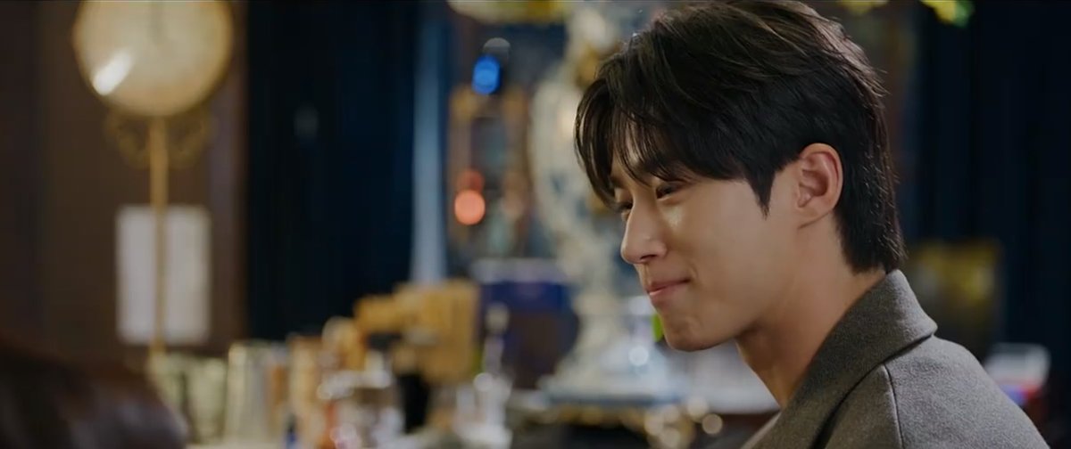 kdramasdiary's tweet image. no one: she's losing blood, what's her type?

her type: