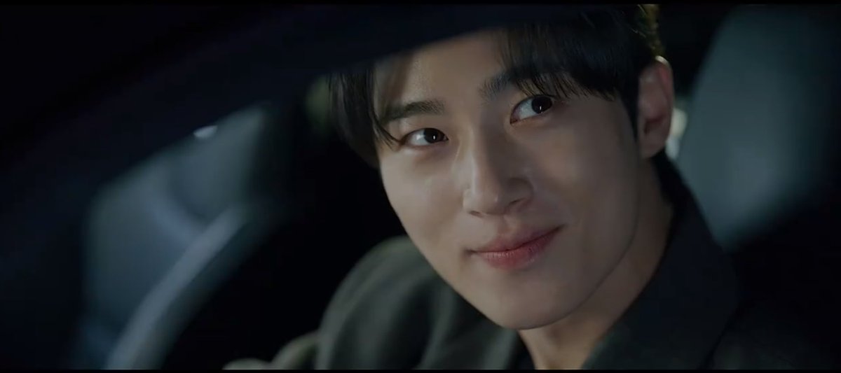 kdramasdiary's tweet image. no one: she's losing blood, what's her type?

her type: