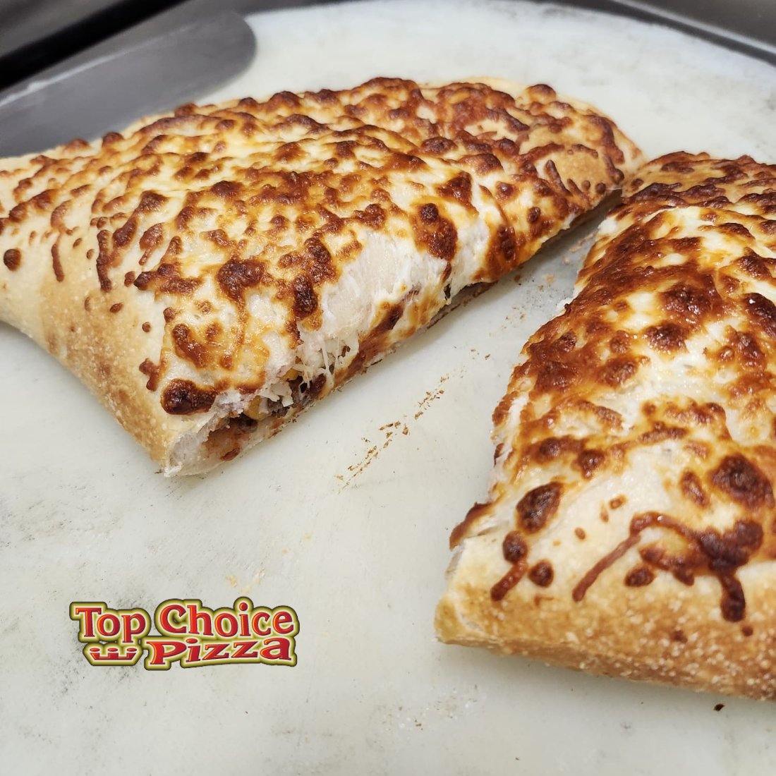 Pick your favorite toppings & get 2 Calzones (up to 3 toppings) for just $22 today!!

#topchoicepizza #makeusyourtopchoice #lotsoftoppings #downtownvernon #skipthedishes #doordash