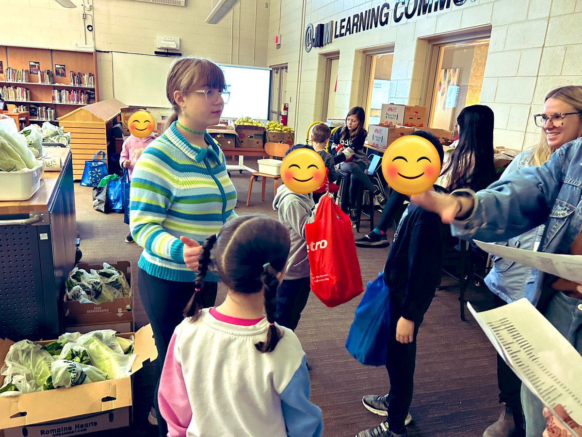 Rochelle Tkach 🌱 (@rochellesroots) on Twitter photo Our April Fresh Falls Market🛒was a success! With over 90 orders, the Grade 6/7 class was able to provide local, affordable, & healthy produce🍑🥬🍌🫑sourced from Lococos & our own <a href="/vireoeducation/">Vireo</a> classroom hydroponics! <a href="/LSF_LST/">LSF/LST</a> <a href="/WholeKidsFnd/">Whole Kids</a> <a href="/EcoSchoolsCAN/">EcoSchools Canada</a> <a href="/JamesMordenDSBN/">James Morden Public School</a> <a href="/dsbn/">District School Board of Niagara</a> Our April Fresh Falls Market🛒was a success! With over 90 orders, the Grade 6/7 class was able to provide local, affordable, & healthy produce🍑🥬🍌🫑sourced from Lococos & our own <a href="/vireoeducation/">Vireo</a> classroom hydroponics! <a href="/LSF_LST/">LSF/LST</a> <a href="/WholeKidsFnd/">Whole Kids</a> <a href="/EcoSchoolsCAN/">EcoSchools Canada</a> <a href="/JamesMordenDSBN/">James Morden Public School</a> <a href="/dsbn/">District School Board of Niagara</a>