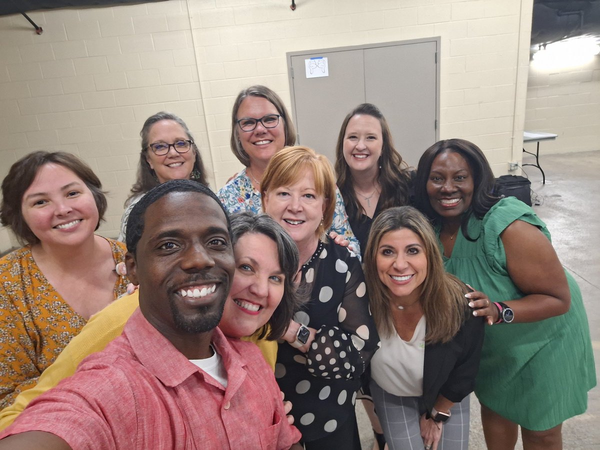 Day 1 of @lead4ward Trainer of Trainers is in the books. Lots of learning @BerryCenter before we took the 📸 😁 @CyFairProfLearn @DrTonyaDixon @keli_soliz @stephanieLCZ @tracyorsak @NeatlyNoble @michele_spees @CFISDStuSrvcs @CyFairISD @CMCT_team #CFISDspirit #BOTB #sportinwaves