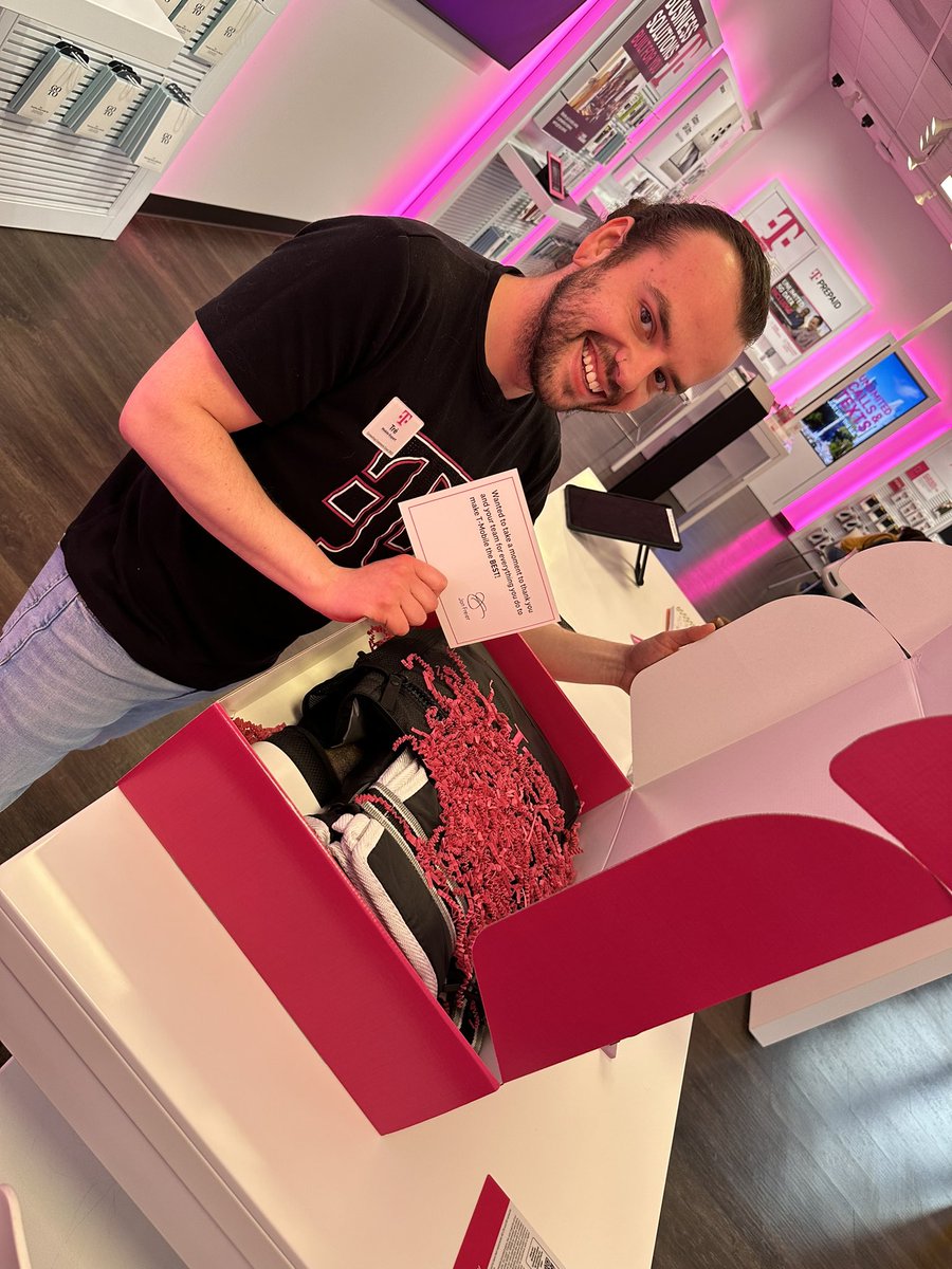 Tareq AbuOmar tweet media