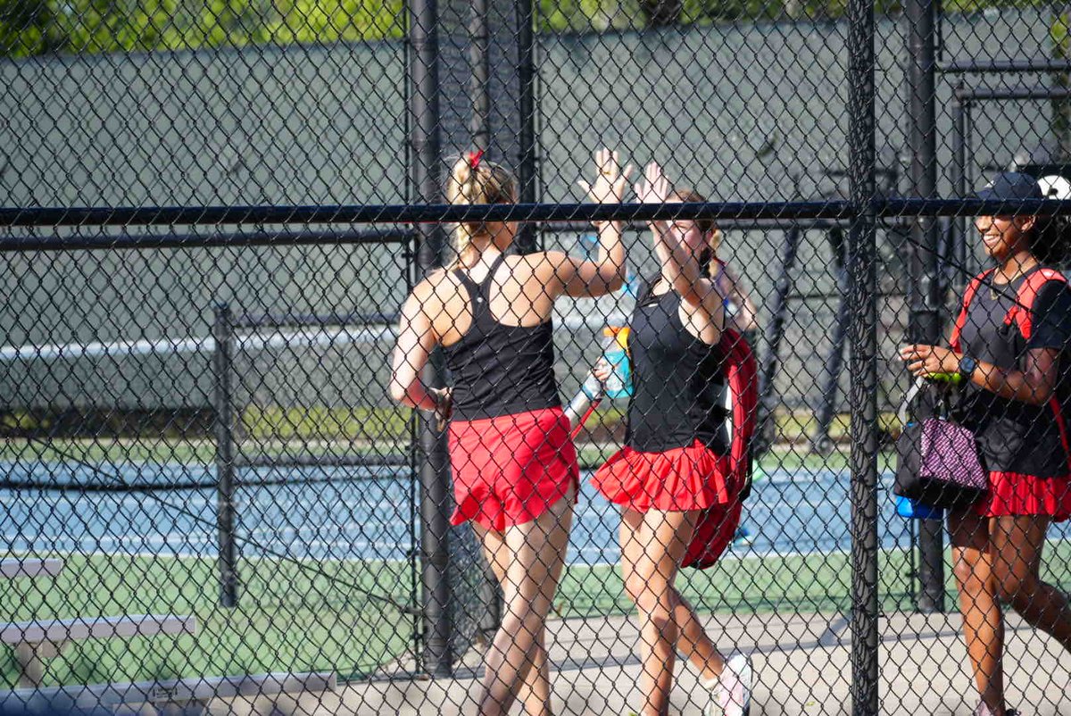 🏅🎾 A round of applause for our rising stars! Congratulations to 8th Graders, Hope Jennings &amp; Veena Ramasamy, for clinching the #2 doubles JH State Championship! Keep shining bright, ladies! 🌟 #StateChamps 

<a href="/uniontennisok/">Union Tennis</a>