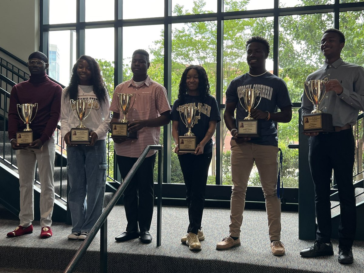 Congratulations to the winners of the 2024 Al Lucas Memorial Scholarship! Kadmiel Mensah & Jayme Heath @NEHSRaiders Nikell Mikell @_SWHSAthletics Silas Risper @WHS_Seminoles Joshua Vinson @RHSCanes Lillian Harper @howardhshuskies (NP) JaMyiah Harris @CHChargers