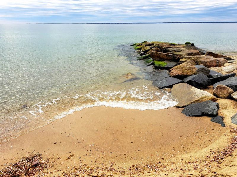 PHOTOS: Spending Time at #Bristol Beach in #Falmouth capecod.com/community/phot…