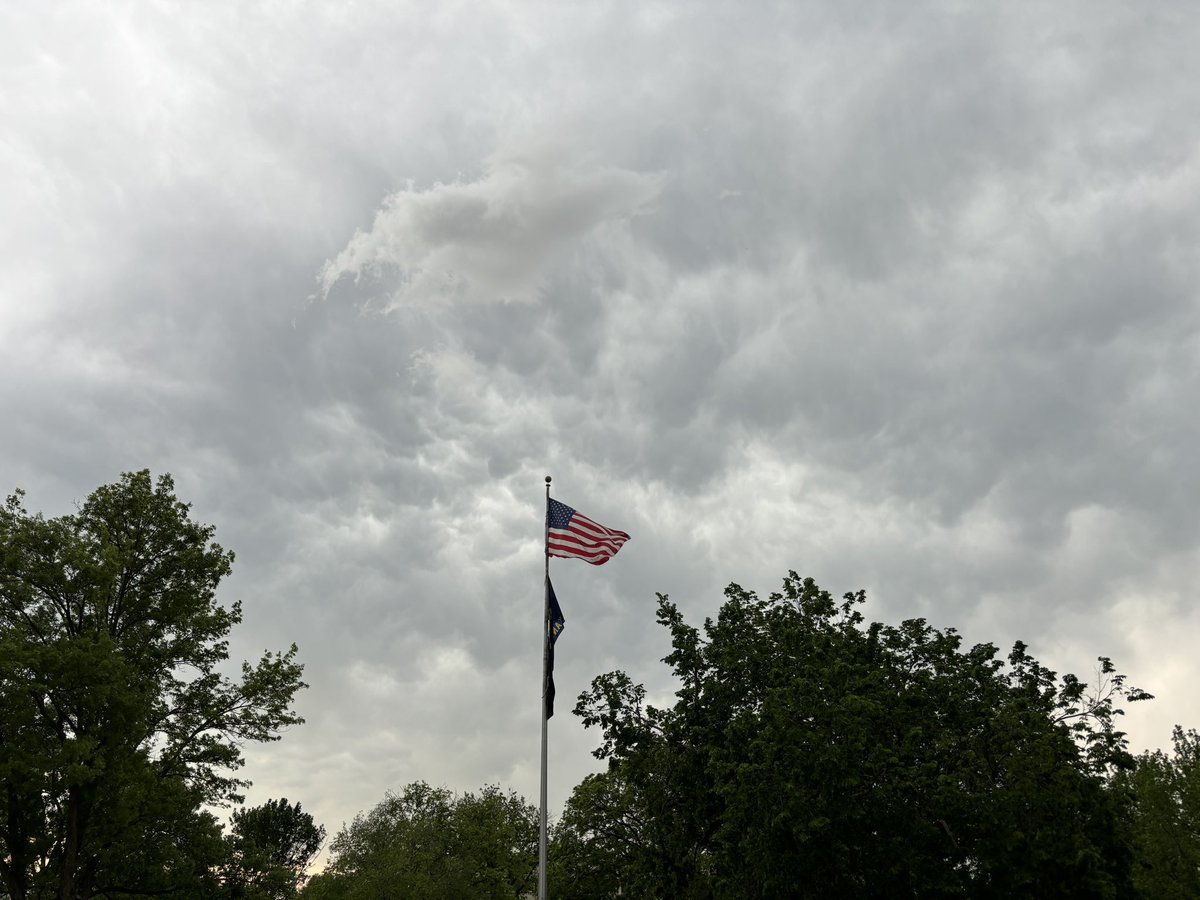 Funky clouds in Topeka #ksleg