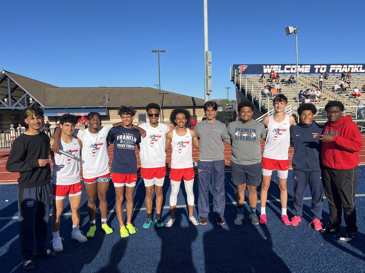 FranklinMADE_AD's tweet photo. Franklin Track &amp; Field is celebrating Senior Night at today’s meet! #FranklinMADE #Senior4x4 @fhspatriots @TheColonyFHS @LivoniaDistrict @CoachMoran31 @CoachVoss https://t.co/0R4EIOZ1qF