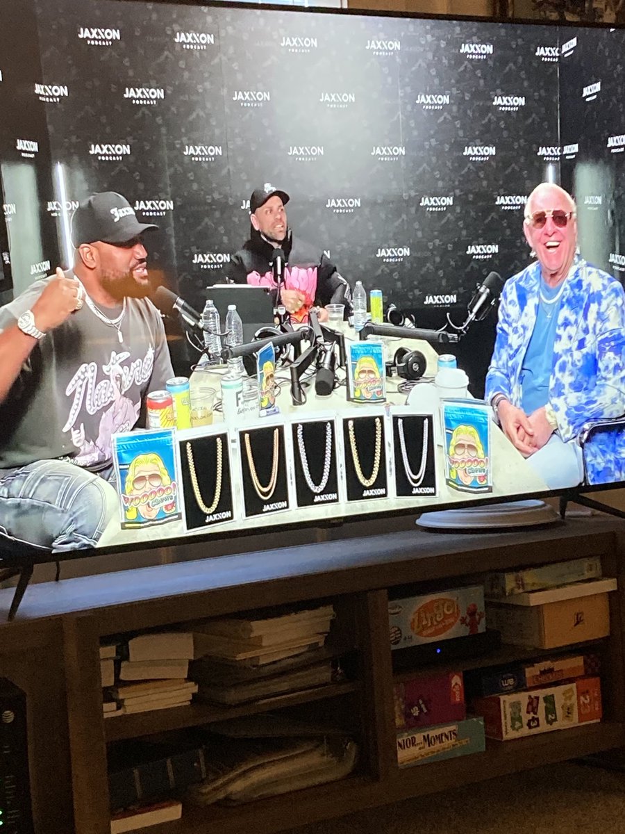 ⁦@Rampage4real⁩ on weed gummies is hilarious arguing with Bear and amusing ⁦@RicFlairNatrBoy⁩ 😂😂😂💪💪💪