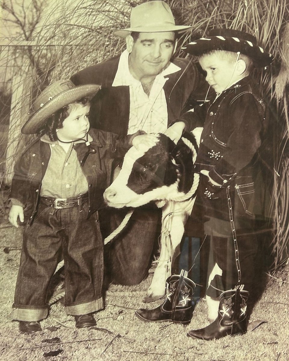 Feliz #DiaDelNiño! In #CA21, we are celebrating the youth across the San Joaquin Valley. Their passion and drive motivate us all to work towards a brighter future.

#ThrowbackTuesday to the good ole days growing up in Kearney Park!