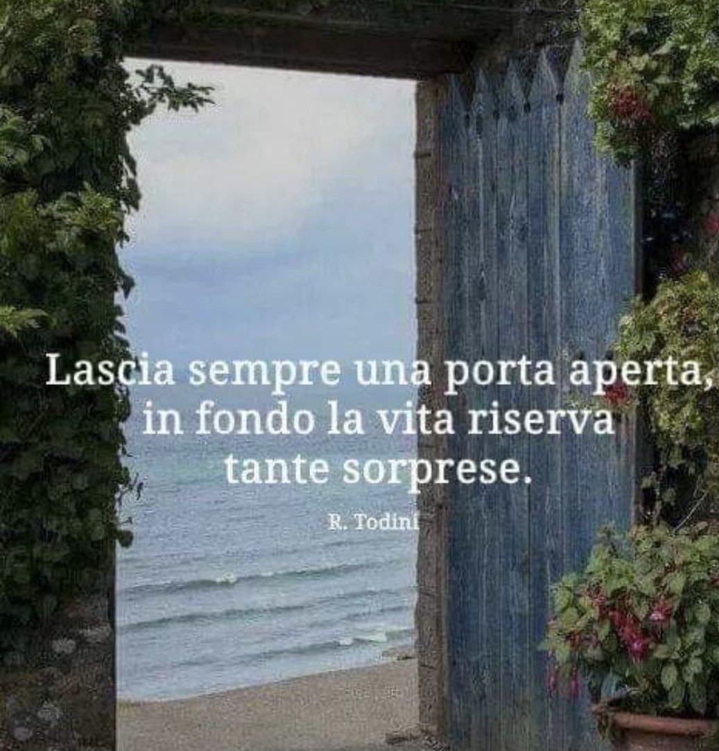 Tra vane attese ed inaspettate sorprese è un po’ così che passa il tempo. 
#BricioleDiPensieri #scritturebrevi #PensieriScalzi #ScrivoQuelCheSento