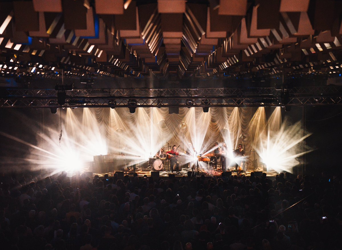 Such a beautiful atmosphere tonight while @thepaperkites played to a @NCHMCR crowd hanging on their every word 🎶