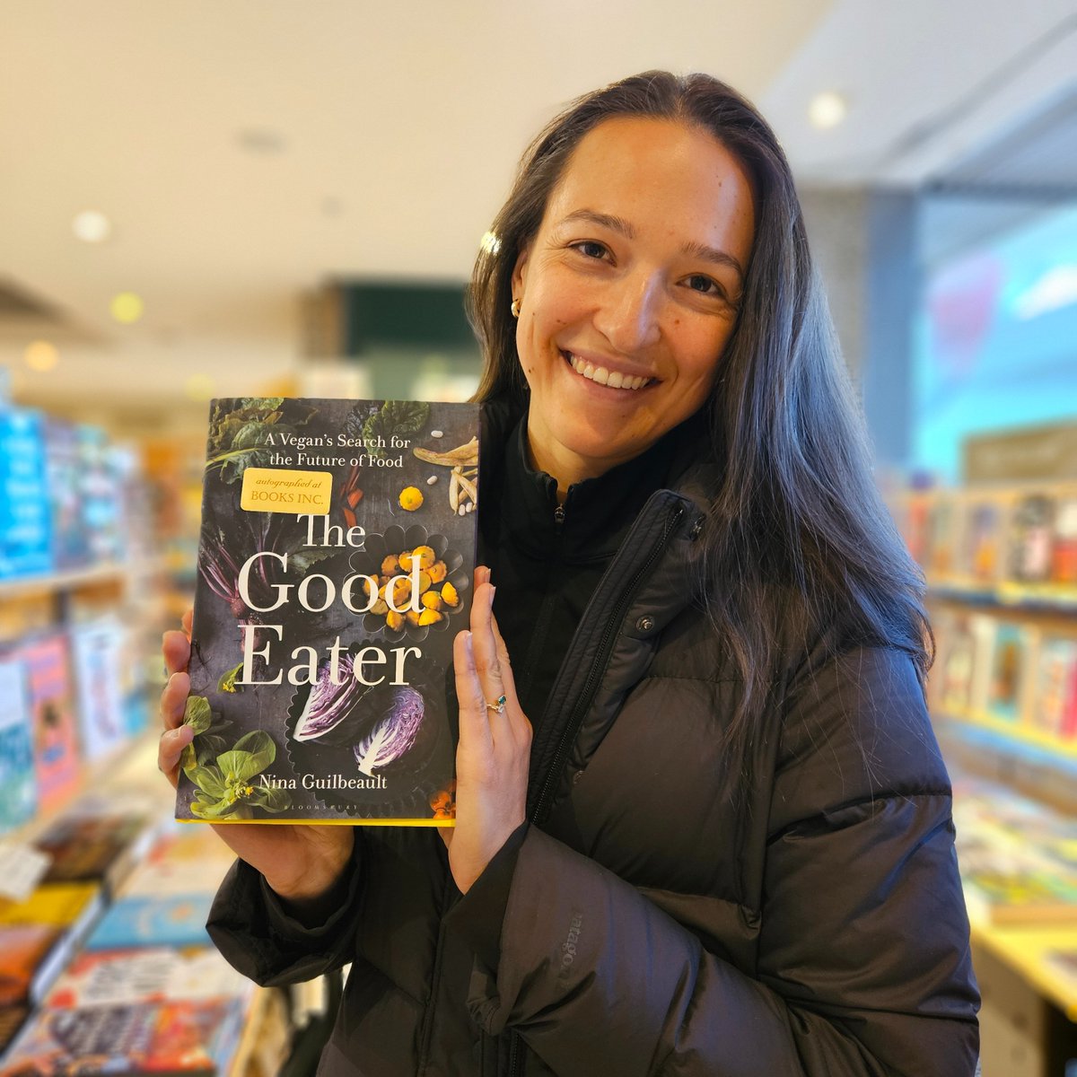 #NinaGuilbeault stopped at our Terminal 2 store to sign #TheGoodEater on her way to recording the audiobook for it. Read this if you are interested in the future of food! #NewBookTuesday