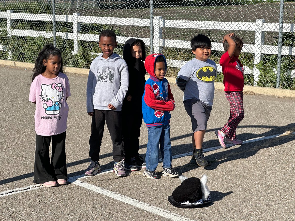 DRDolphins's tweet photo. The end-of-the-year countdown continues! Our kindergartners spent their morning playing some exciting #math and #phonics games. Mrs. Gehrke's and Ms. Lea's classes used cards to determine numerical values and ran through a circuit of objects that corresponded with words. https://t.co/wF1UmG8asH