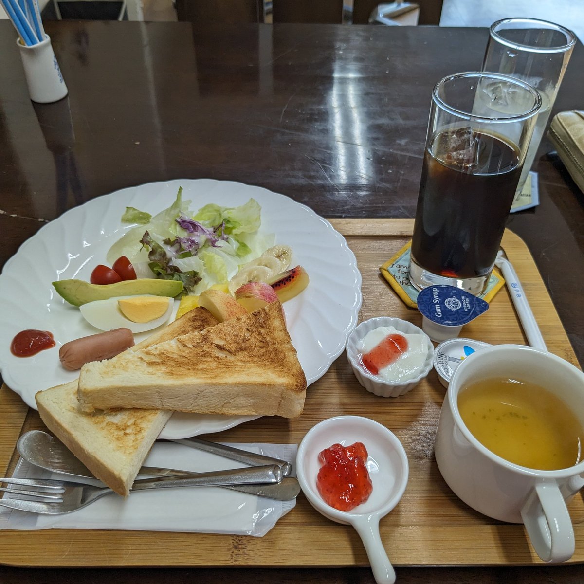 またまたカフェアカリでモーニング。これで300円。