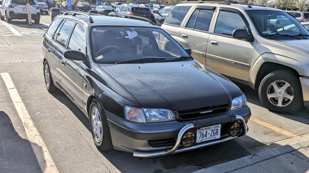 The weirdest cars show up at my Walmart istg