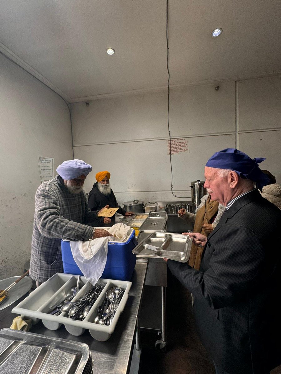As the end of the month approaches very soon, it is a great time to reflect on April's Sikh Heritage Month. Visiting the Gurdwara Amrit Parkash in Surrey with MLA Harry Bains (@HarryBainsSN) was a great way to commemorate the heritage month dedicated to our Sikh community in BC
