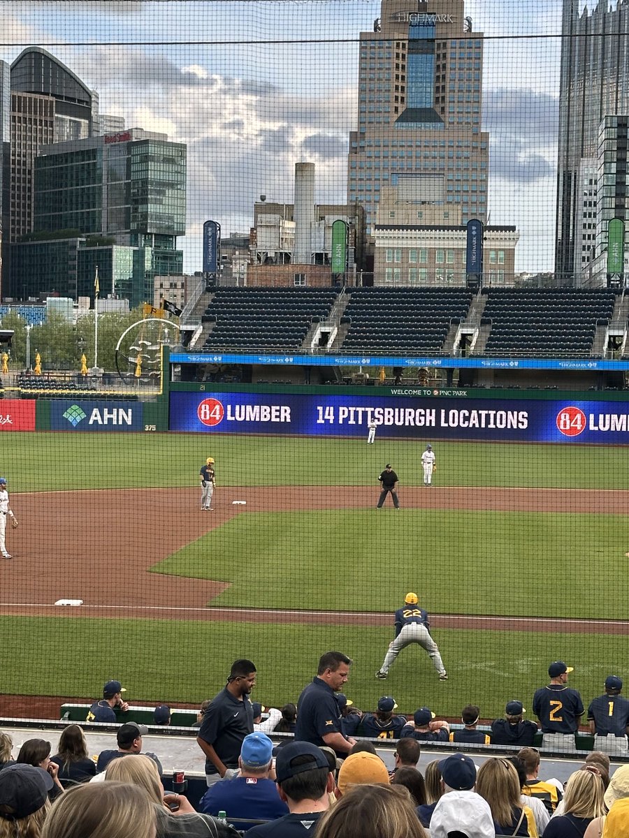 Hell yeah! ⁦@WVUBaseball⁩ v Pitt at PNC Park! Let’s gooo