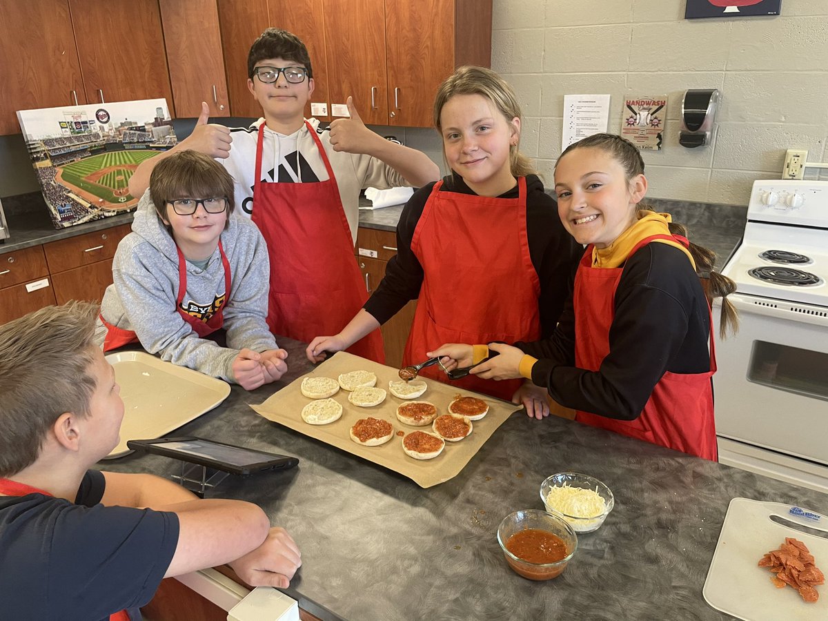 Business Math 7 - made 6 batches of homemade pizza sauce for showcase night May 15. However, every good chef needs to sample their food. #minipizzas 🍕 🍅 #BMSbizmathguy @ByronBears @ByronMSBears
