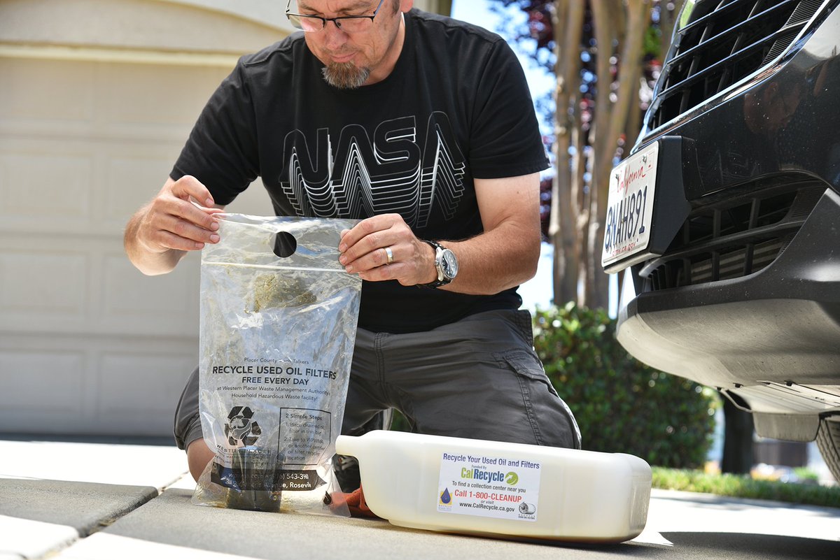 PlacerRecycles's tweet photo. Don’t know how to safely discard your used motor oil and filters? Don’t worry! Placer Recycles and the @wpwma1978 have got you covered. Take advantage of our FREE, convenient recycling service by dropping it off OR scheduling a pick up. 
Learn more - https://t.co/tyqFlgQttd https://t.co/vkHEGPmjln