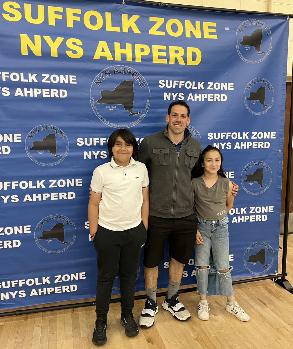 Congratulations to our amazing Hampton Bays Elementary School students Brayden and Amber who were awarded the Suffolk Zone Physical Education awards for their outstanding efforts as leaders of our Physical Education programs ‼️@HamptonBaysES @BaymenAD @hbschools