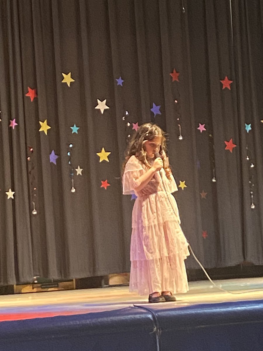 Great songs-Breakfast on my Mind, Love Story, Acrostico and a great martial arts demonstration. 🎤#d123