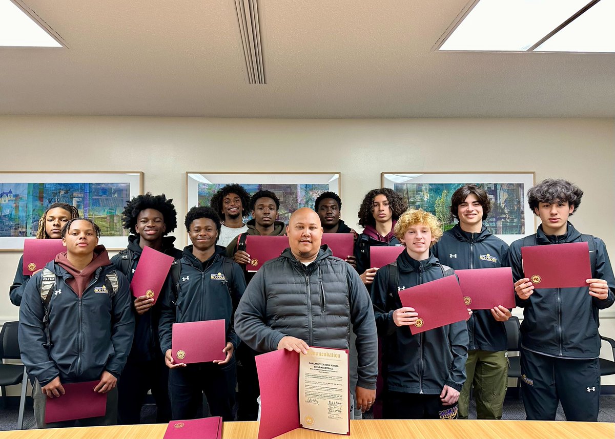 @AlamedaCounty BOS honors #Oakland HS Girls' Basketball Team for winning the 2024 @CIFState Division V Championship & #OaklandTech HS Boys' Basketball Team for winning the 2024 @CIFState Division II Championship. Congrats to athletes, coaches, parents, and other supporters!