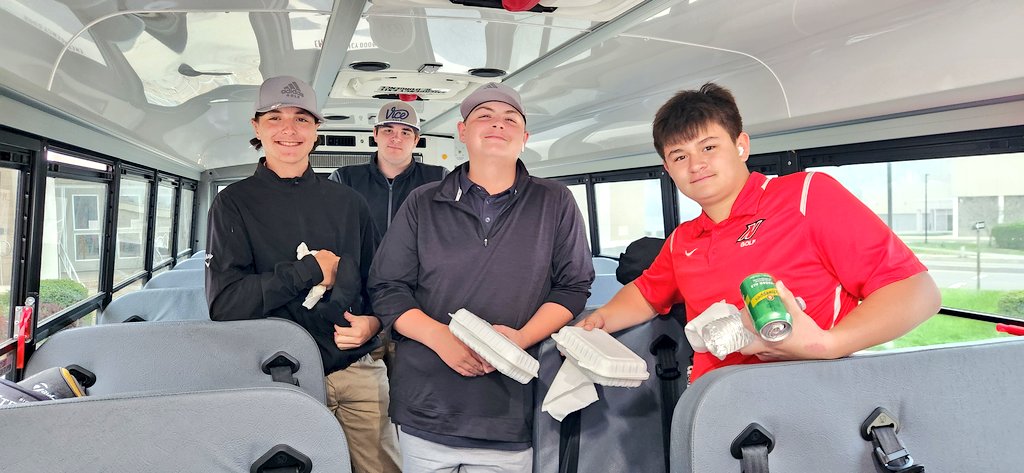 neptunegolfteam's tweet photo. TuneSquad squeezes out a Win vs FreeBoro by 1 stoke in today's quad-match. Thank you @OTHSGolf for hosting at Deal. Oh yeah, Lilly, our bus driver, made us empanadas:)! @NeptuneSchools @Scarlet_Fliers @Tom_Decker71 #flierpride #tunesquad #getyourkidsgolfing https://t.co/rLAYYFUr6F