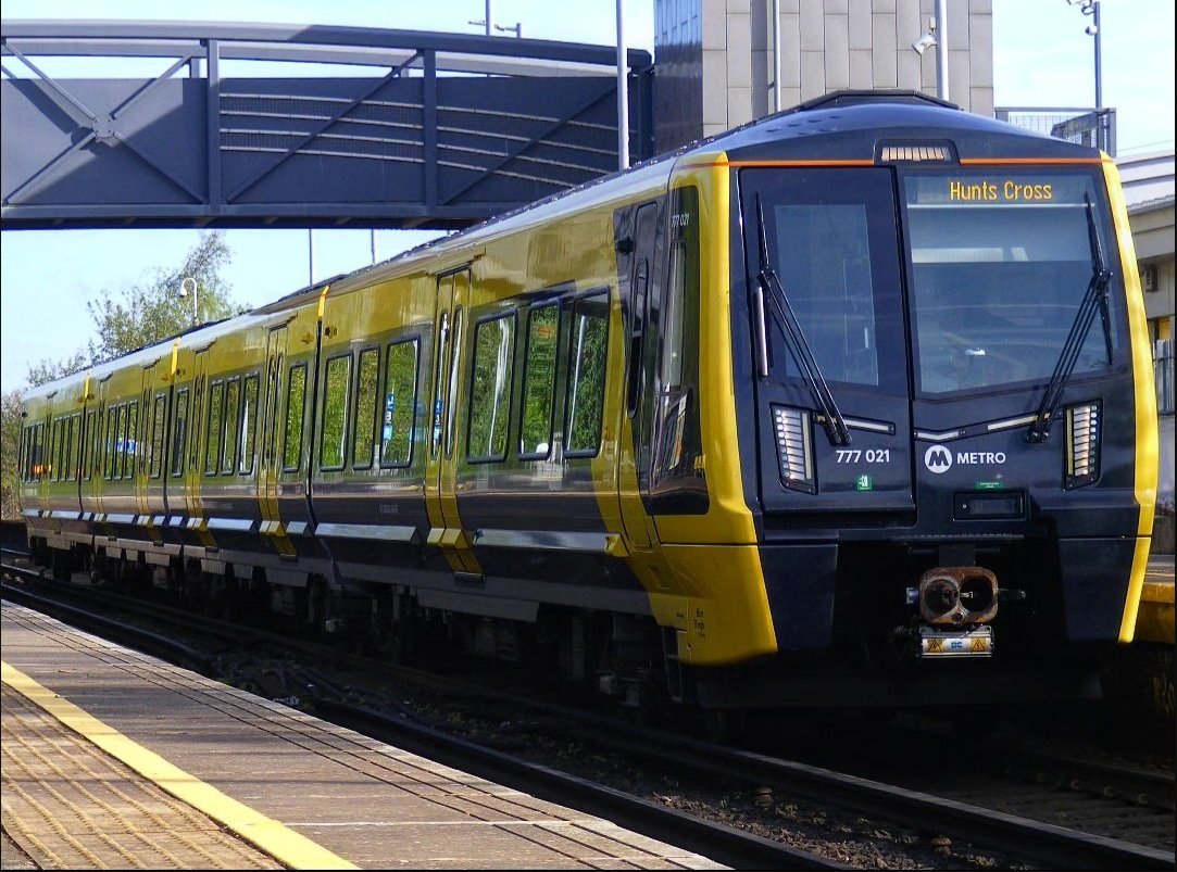 Good Morning all ^David here with all of your travel updates today 📷 Thanks to @merseytrains for the photo today