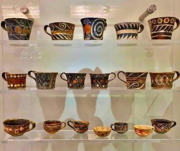 Minoan Ceramic Mugs (2200-1900 BC) : Minoans, one of first advanced civilisations in Europe, used cup to drink wine in Crete, where they resided. Thousands of clay and ceramic cups have been discovered on archeological sites on island. Minoan pottery is more than a useful tool…