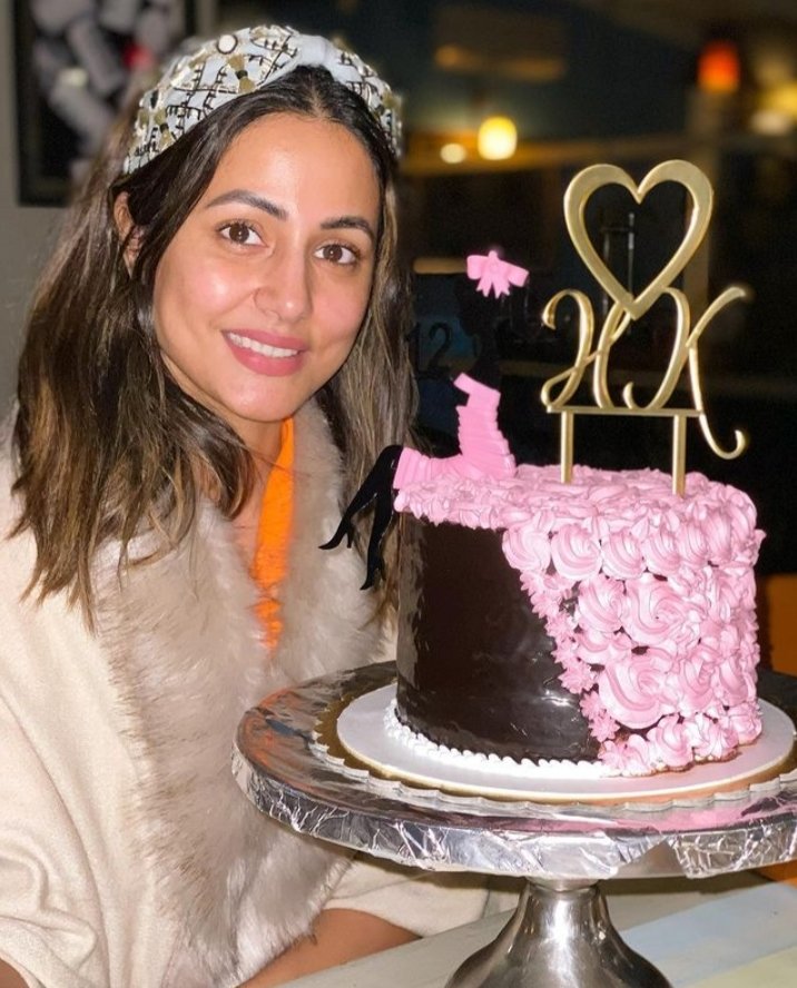 It's my birthday 😍❤️
Please wish me @eyehinakhan 🤞🏻
#HinaKhan #ItsMyBirthday