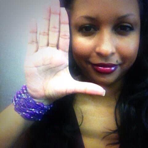 LoveThePuck's tweet image. It’s my birthday &amp;amp; the beginning of #LupusAwarenessMonth I’m going to ask y’all for a “gift” to help raise awareness with an #LHandSign pic... if you have some change to spare, head over to @LupusOrg &amp;amp; donate to help fund research💜 #Chapter5