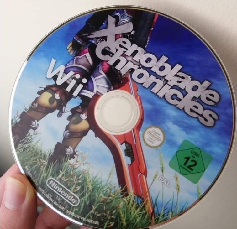 Reminder that Xenoblade has the best use of a disc hole