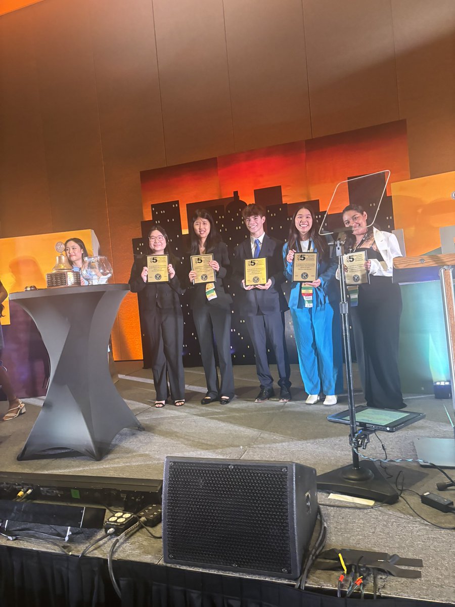 Helen Conde tweet media