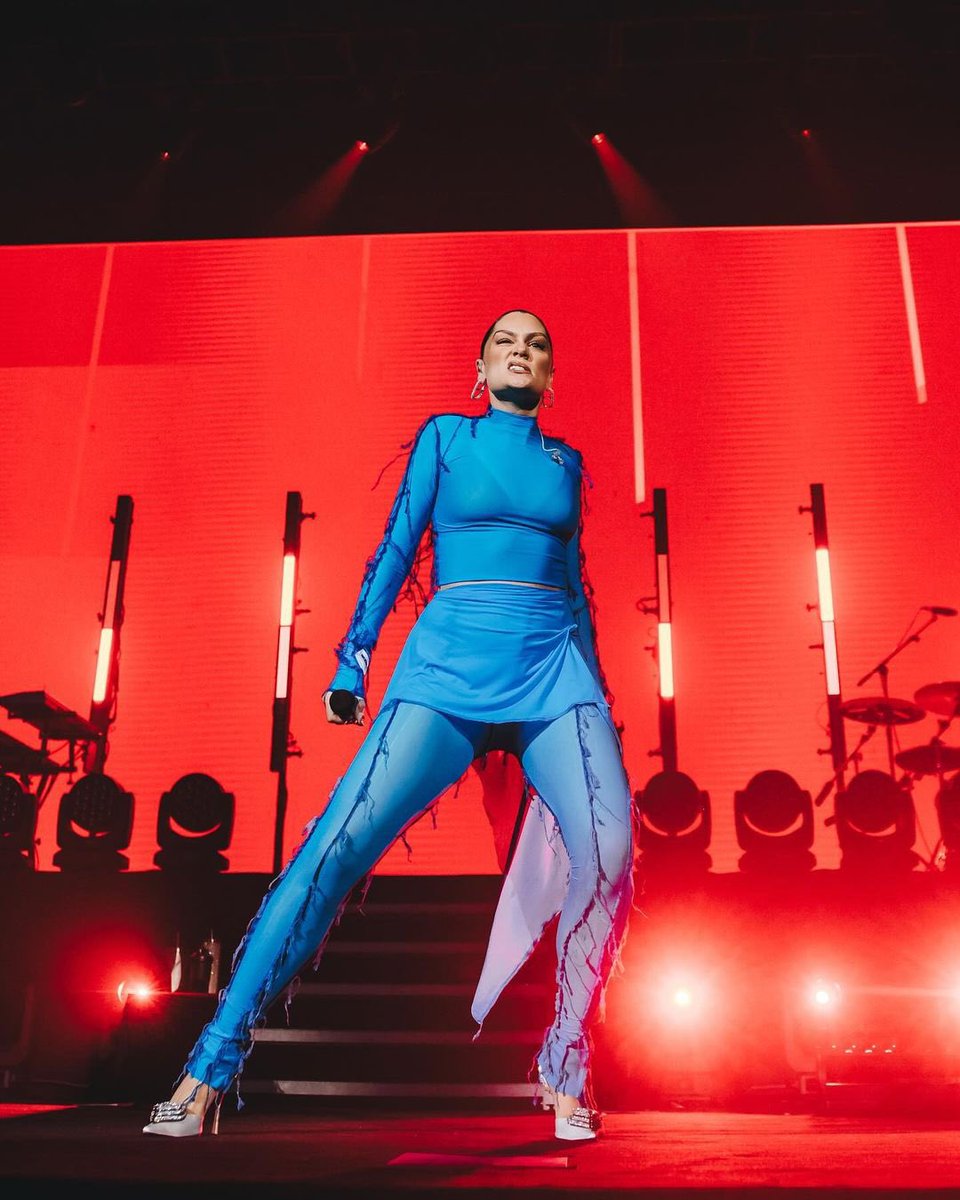 TALENTED, BRILLIANT, AMAZING!!!

Jessie J durante o show em São Paulo. 🇧🇷