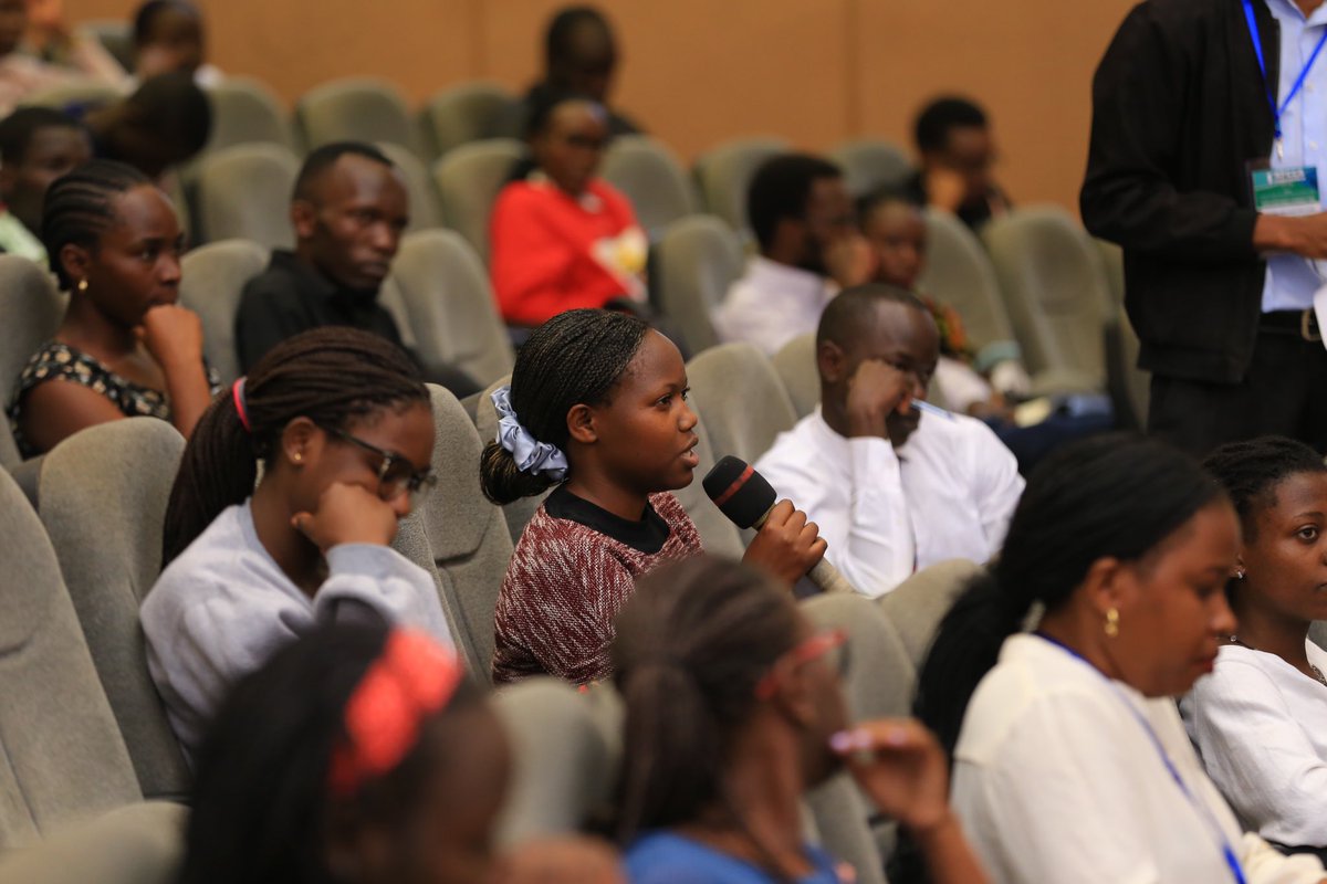 One of the attendants of the 1st APCCA sharing her views during an open discussion at the 1st APCCA. Through this, we share views on public health issues, with a focus on PCC! 🏫Host: Maseno University Kenya ✨Theme: Achieving Universal Health Coverage through PCC Karibu🇰🇪