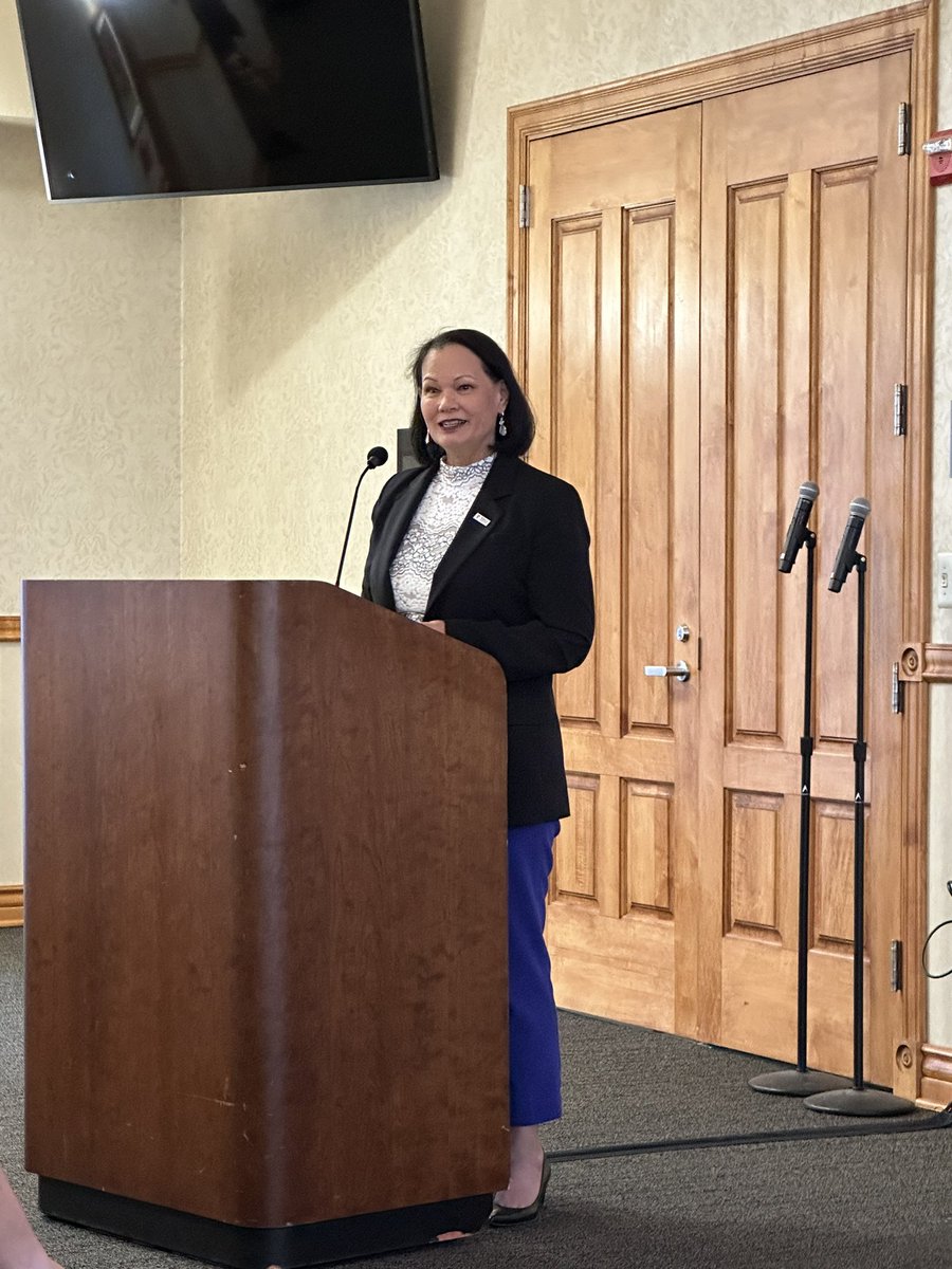 ZacharyNagy1's tweet photo. TY to the @unlv College of Education and @nvforward for putting on a marvelous night for us PPP and A-ARL students to celebrate our accomplishments!
Shout out to @NVSupt for her support and to @EldoPrincipalT for her down to earth message. #futureccsdteacher #unlvgrad #ccsd https://t.co/HzaH0KAex0