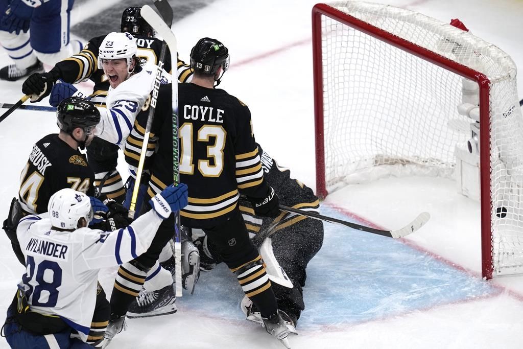 Knies scores in OT, Maple Leafs top Bruins 2-1 to stay alive without Matthews dlvr.it/T6FdTx